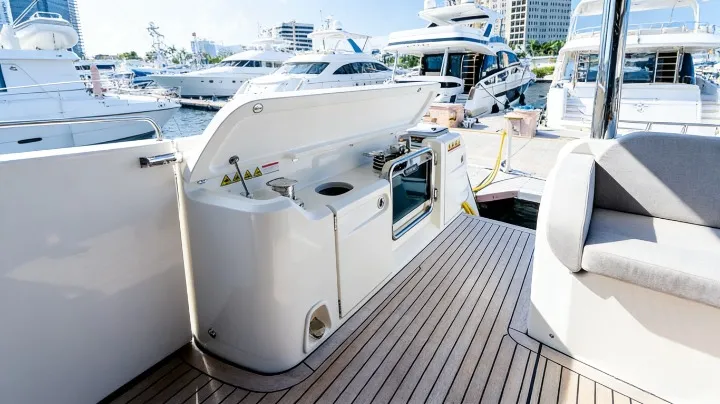 Absolute Navetta 68