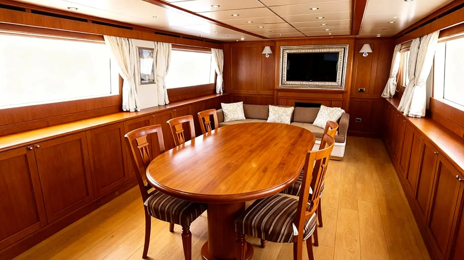 Heesen 83