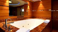Heesen 42 M