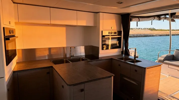 Fountaine Pajot MY6