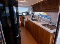 2027 Solaris Power 48 Lobster