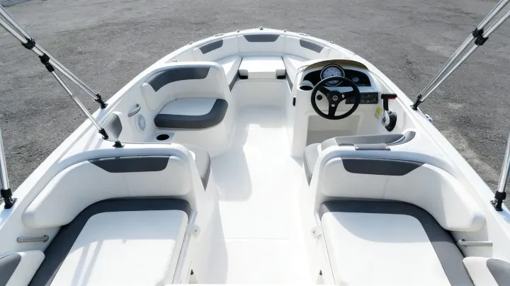 Bayliner Element E18