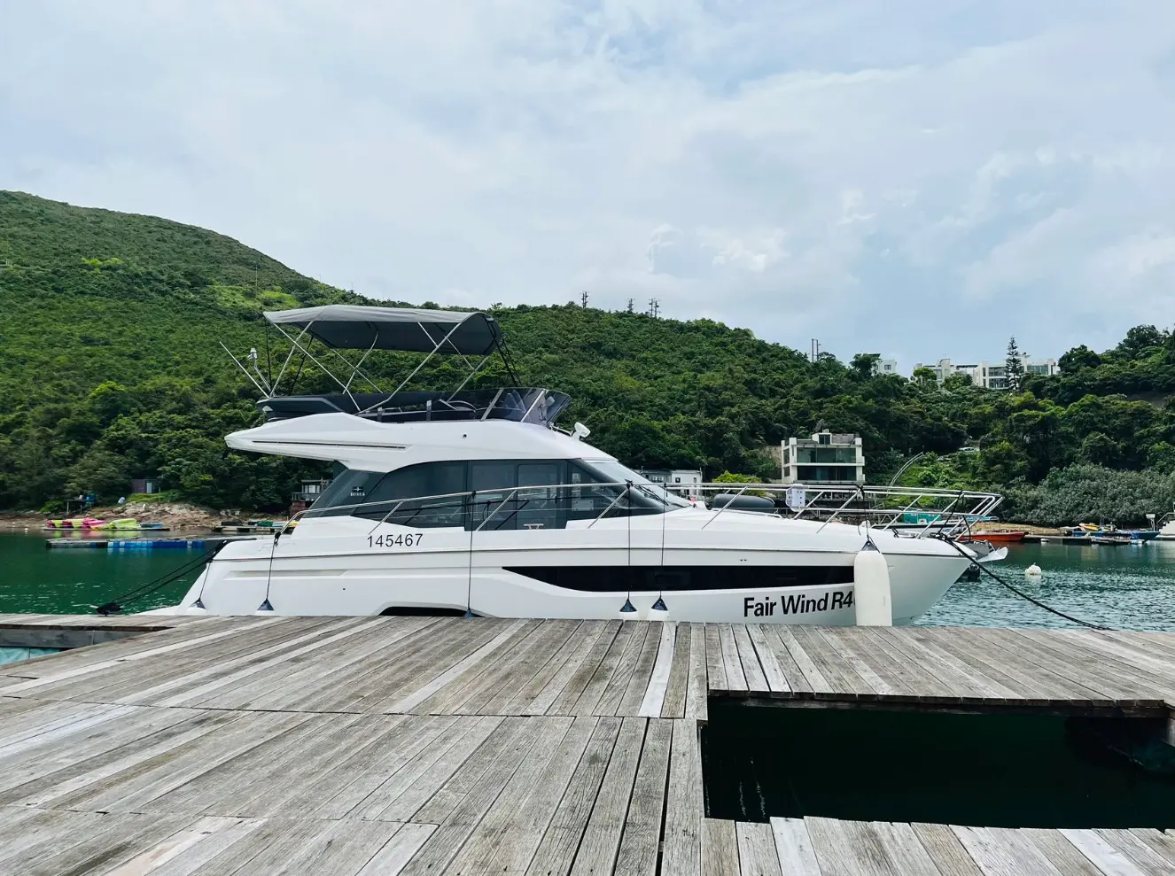 Bavaria R40 Fly
