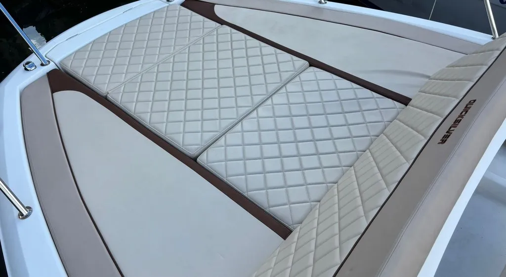 Quicksilver 875 Sundeck