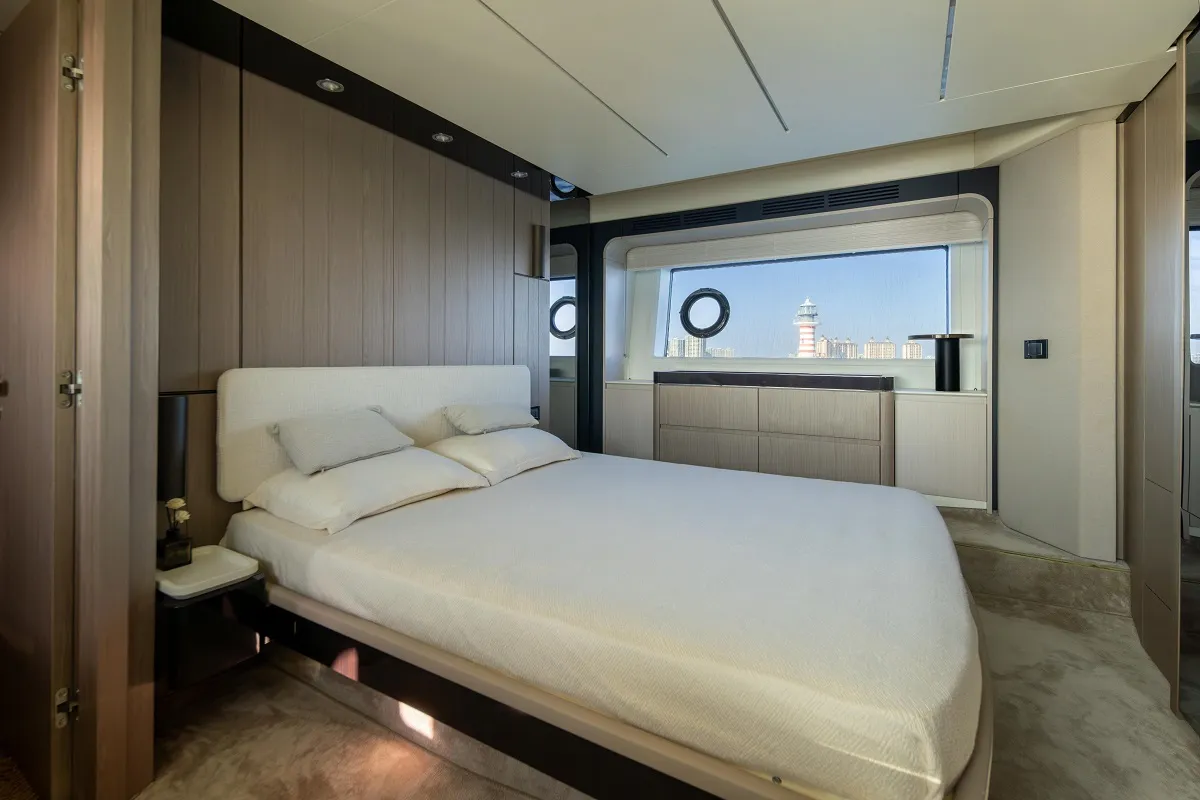 Azimut 72