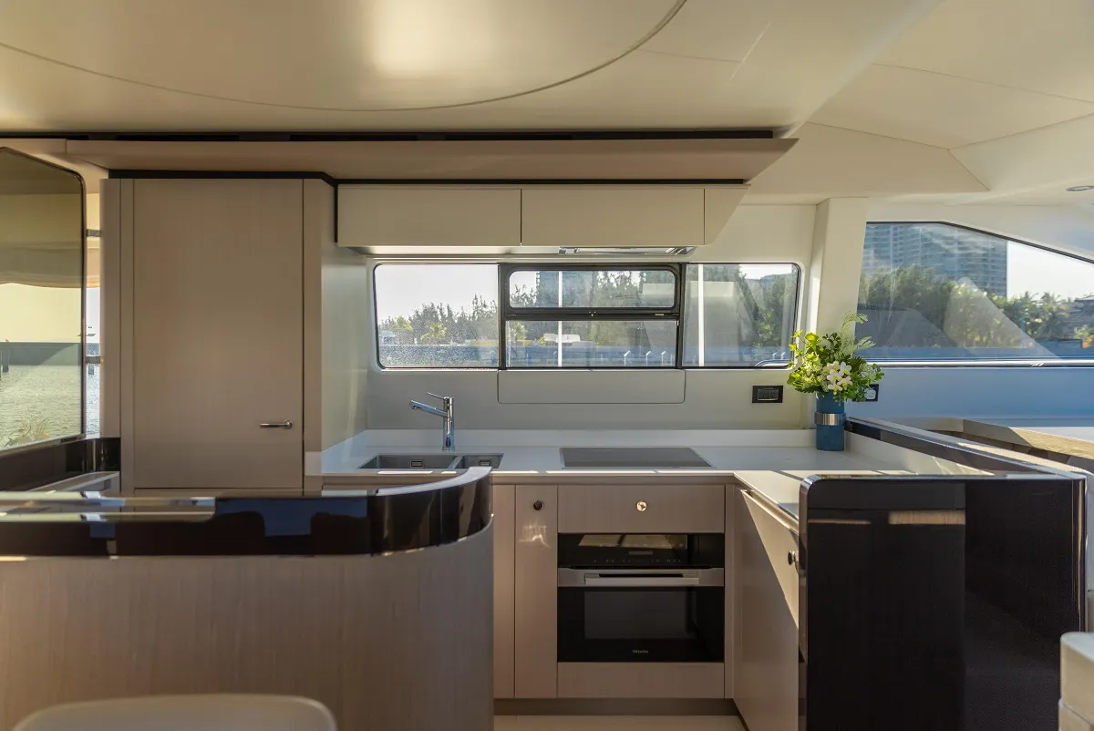 Azimut 72