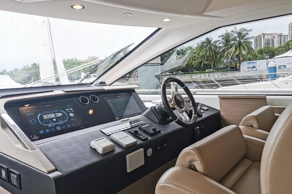 Azimut 72