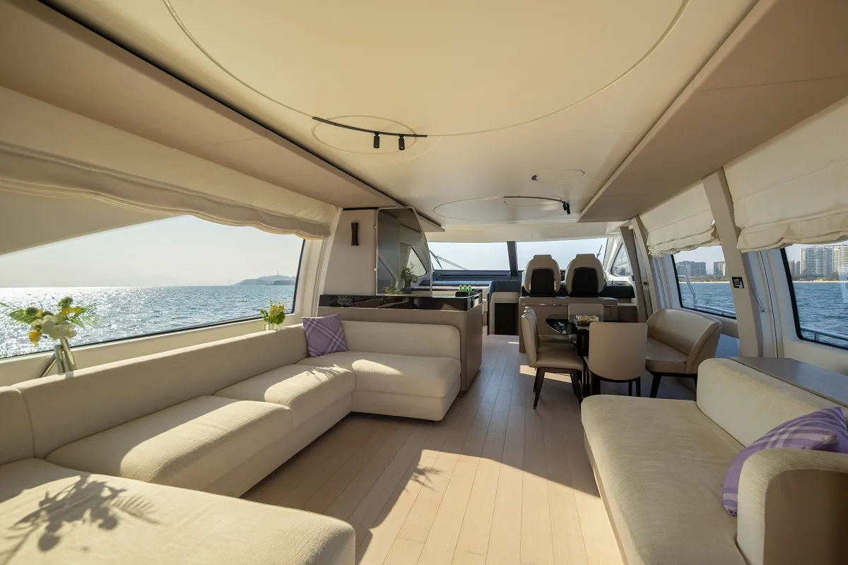 Azimut 72