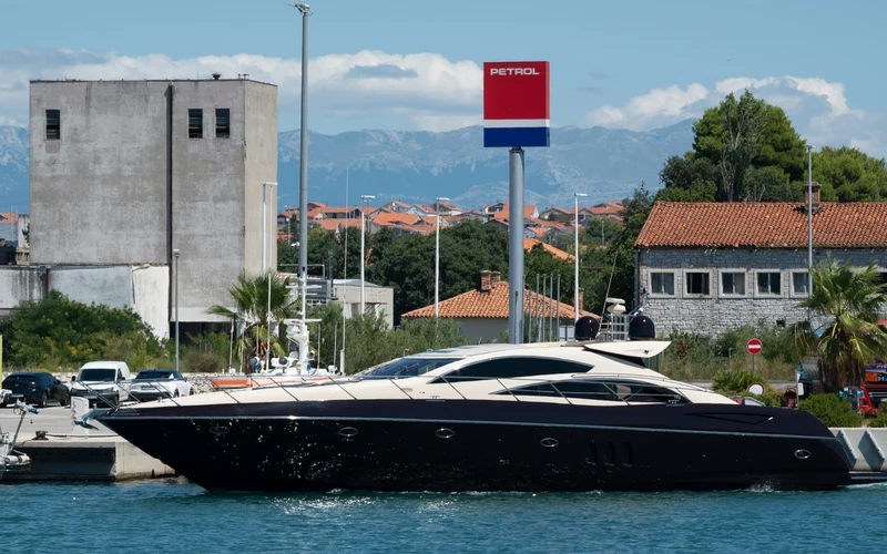 Flybridge Yacht