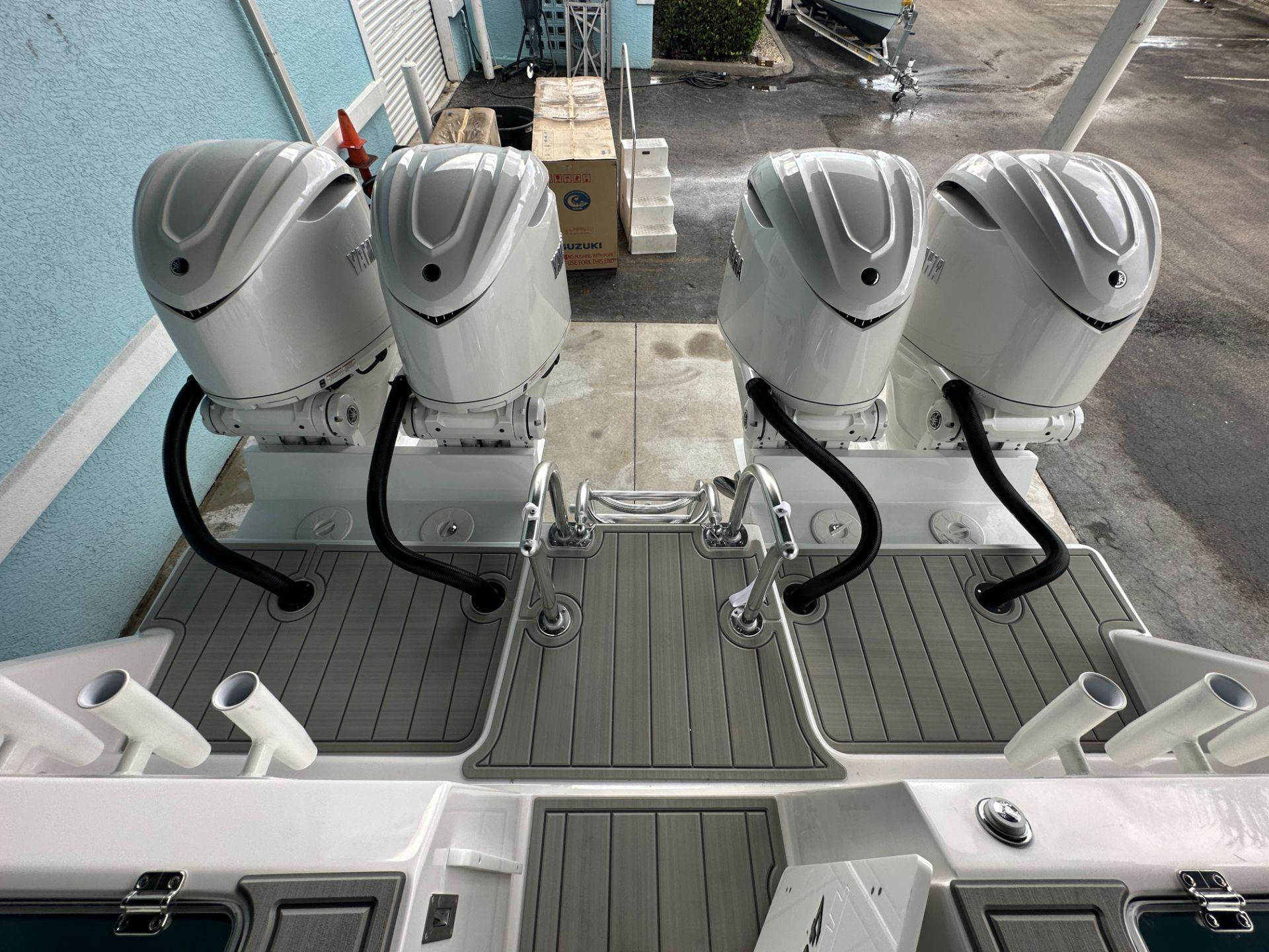 2025 Twin Vee 400 GFX2 CC