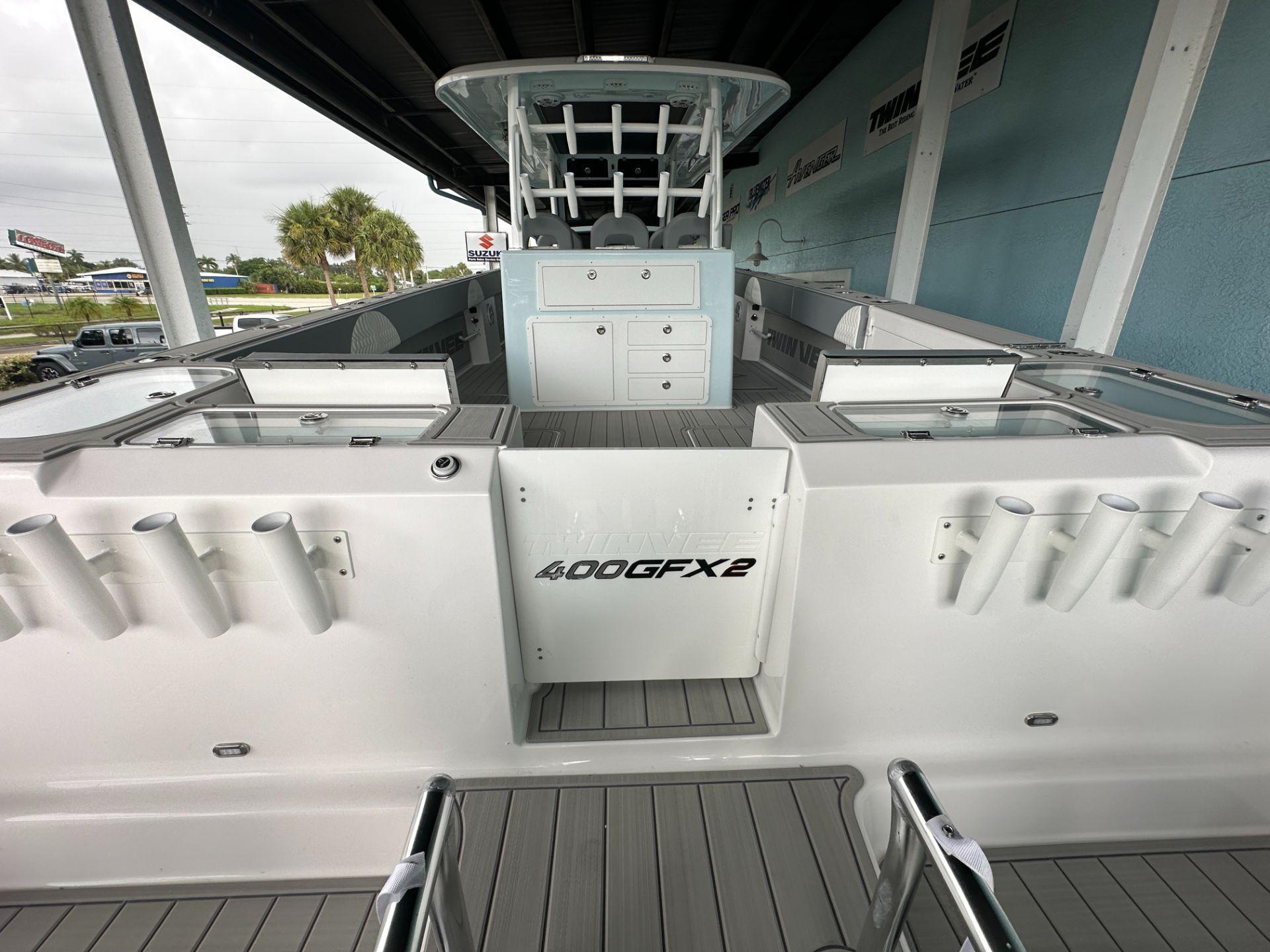 2025 Twin Vee 400 GFX2 CC