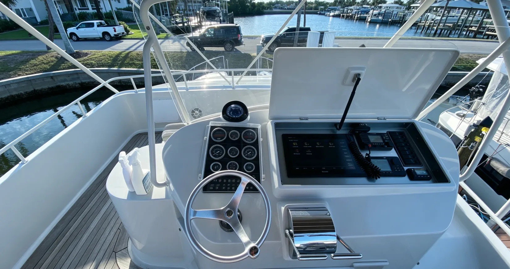1995 Mares 58 Power Cat