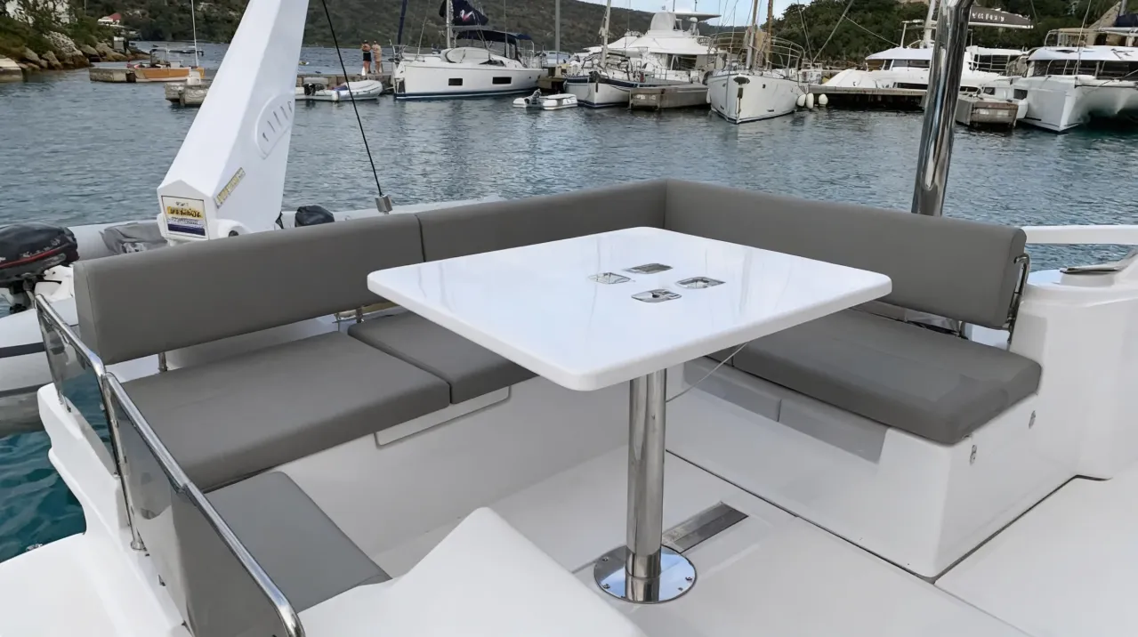 2022 Aquila 44 Yacht