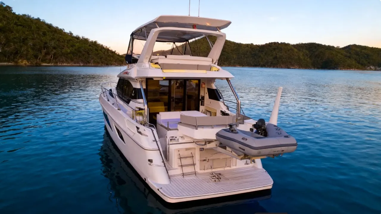 2022 Aquila 44 Yacht