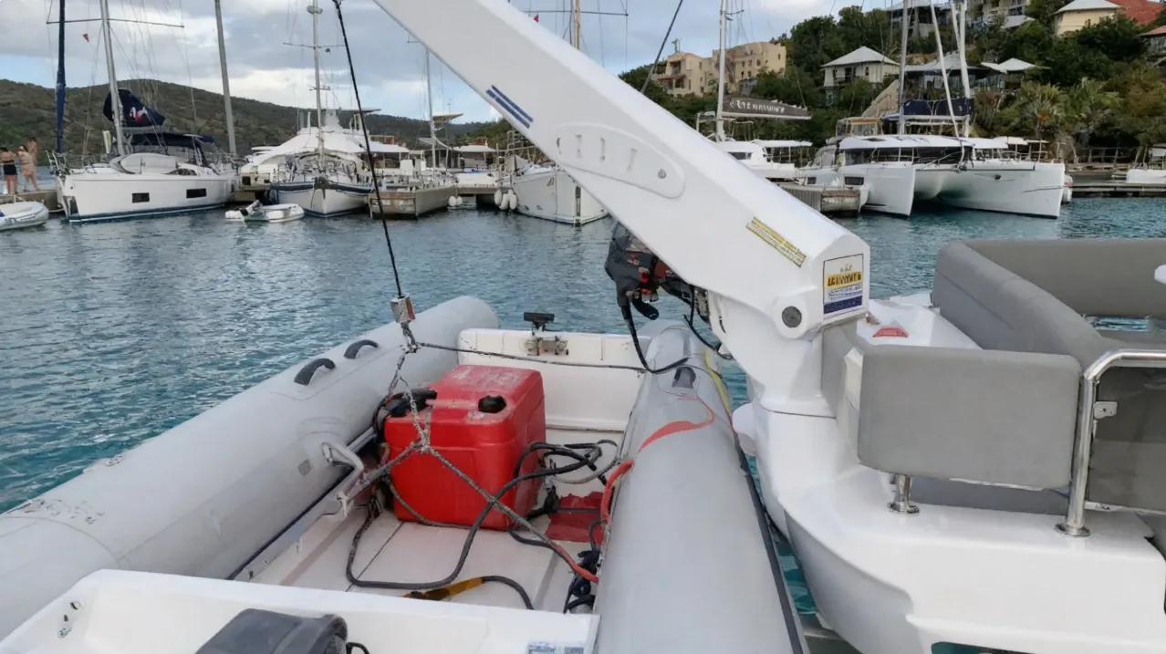 2022 Aquila 44 Yacht