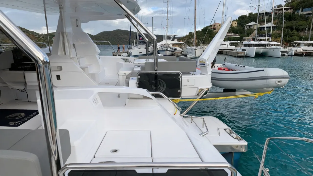 2022 Aquila 44 Yacht