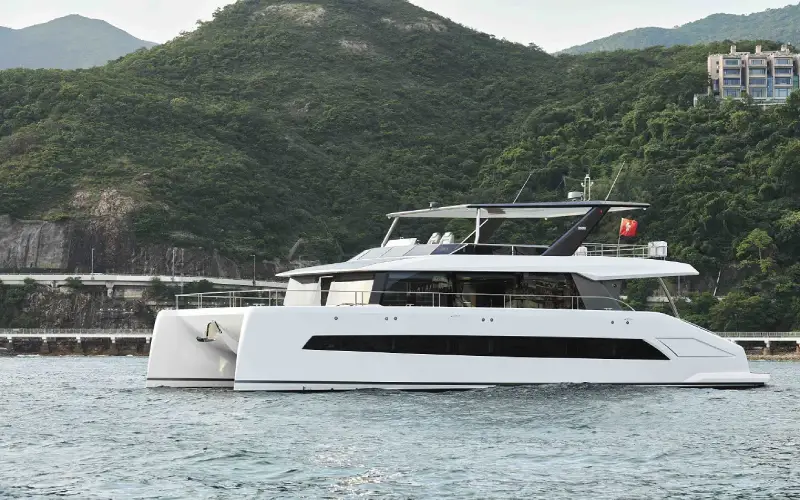 yacht